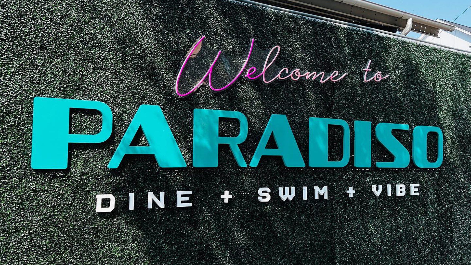 Paradiso Entry Sign